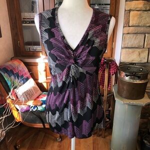 BANANA REPUBLIC SIZE SMALL PURPLE PINK AND BLACK SLEEVELESS BLOUSE NOTTED CENTER